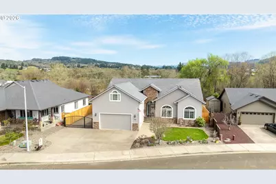 310 Ashwood St, Sutherlin, OR 97479 - Photo 1