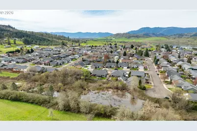 310 Ashwood St, Sutherlin, OR 97479 - Photo 36