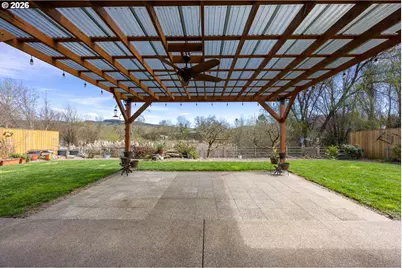 310 Ashwood St, Sutherlin, OR 97479 - Photo 4