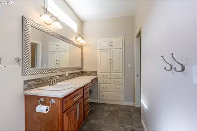 310 Ashwood St, Sutherlin, OR 97479 - Photo 14