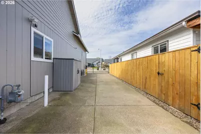310 Ashwood St, Sutherlin, OR 97479 - Photo 32