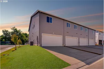 879 Kirksey St, Woodburn, OR 97071 - Photo 2