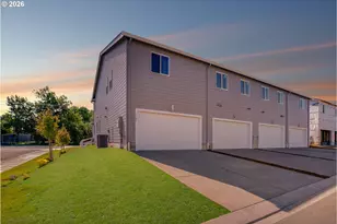 879 Kirksey St, Woodburn, OR 97071 - Photo 2