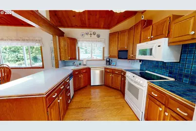 29670 Park Ter, Gold Beach, OR 97444 - Photo 12