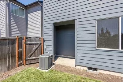 18600 SW Bluebird Ln, Beaverton, OR 97003 - Photo 36