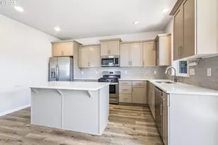 18600 SW Bluebird Ln, Beaverton, OR 97003 - Photo 12