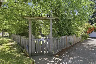 7111 SE 63rd Ave, Portland, OR 97206 - Photo 4