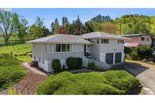 720 E 21st Pl, The Dalles, OR 97058 - Photo 2