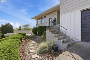 720 E 21st Pl, The Dalles, OR 97058 - Photo 4