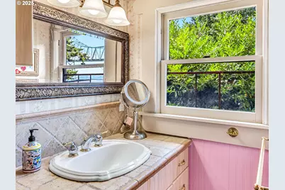 143 Washington St, Astoria, OR 97103 - Photo 30