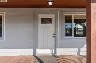 1175 NW Baker Dr, White Salmon, WA 98672 - Photo 8