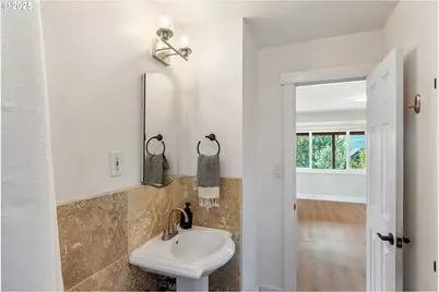 1175 NW Baker Dr, White Salmon, WA 98672 - Photo 18