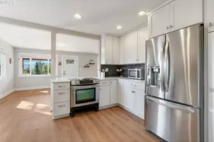 1175 NW Baker Dr, White Salmon, WA 98672 - Photo 12