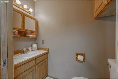 61842 Davis Slough Rd, Coos Bay, OR 97420 - Photo 32