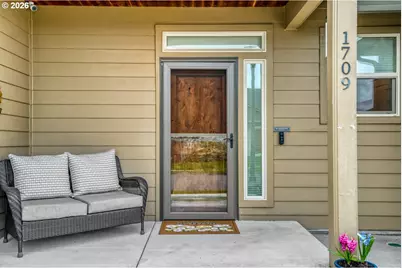 1709 NW 22nd Ave, Battle Ground, WA 98604 - Photo 2