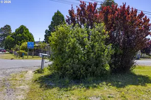 1025 N Lake Rd, Lakeside, OR 97449 - Photo 32