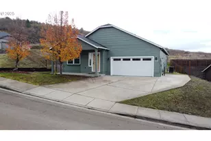 189 Quincy Ave, Roseburg, OR 97471 - Photo 2
