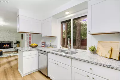 6050 SW Cross Creek Dr, Beaverton, OR 97078 - Photo 8