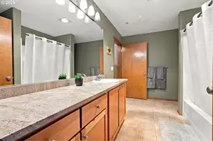 15325 NW Central Dr, Portland, OR 97229 - Photo 22