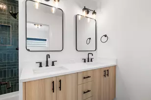 4358 NE Going St, Portland, OR 97218 - Photo 10