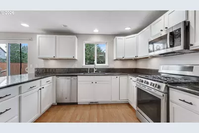 8110 Daphne Ct, Corvallis, OR 97330 - Photo 12