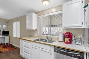 18485 SW Pacific Dr, Tualatin, OR 97062 - Photo 22