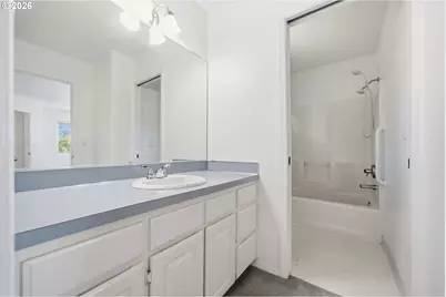 7816 SE Alta Verde Dr, Portland, OR 97266 - Photo 36