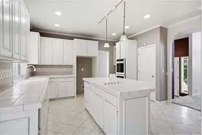 7816 SE Alta Verde Dr, Portland, OR 97266 - Photo 18