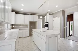 7816 SE Alta Verde Dr, Portland, OR 97266 - Photo 18