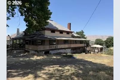 615 E 10th St, The Dalles, OR 97058 - Photo 2