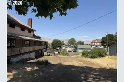 615 E 10th St, The Dalles, OR 97058 - Photo 4