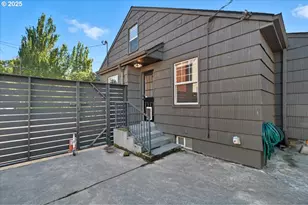 2325 SE Cesar E Chavez Blvd, Portland, OR 97214 - Photo 24