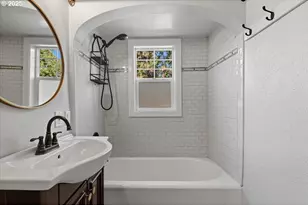 2325 SE Cesar E Chavez Blvd, Portland, OR 97214 - Photo 14