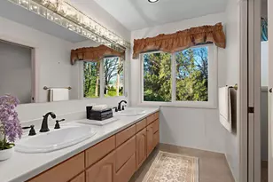 10061 NW Valley Vista Rd, Hillsboro, OR 97124 - Photo 24