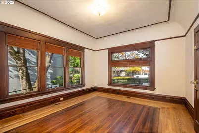 990 W 7th Ave, Eugene, OR 97402 - Photo 10