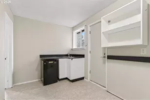 2090 Graham Dr, Eugene, OR 97405 - Photo 44