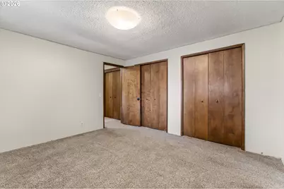 2090 Graham Dr, Eugene, OR 97405 - Photo 38