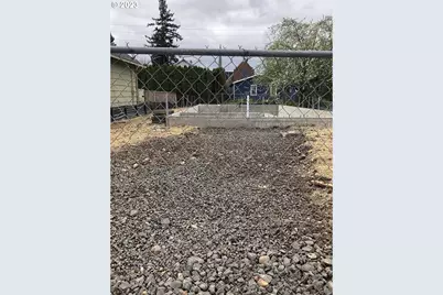 8040 SE Knight St, Portland, OR 97206 - Photo 2