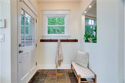 9468 N Mohawk Ave, Portland, OR 97203 - Photo 4