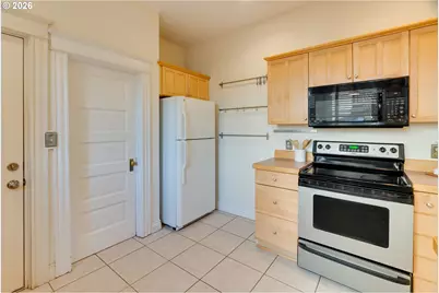 9468 N Mohawk Ave, Portland, OR 97203 - Photo 18