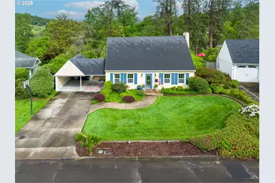 347 W Riverside Dr, Roseburg, OR 97470 - Photo 2