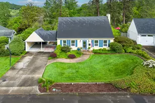 347 W Riverside Dr, Roseburg, OR 97470 - Photo 2