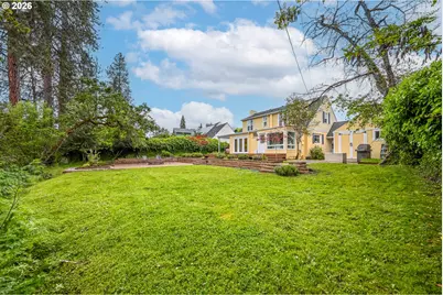 347 W Riverside Dr, Roseburg, OR 97470 - Photo 40