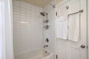 347 W Riverside Dr, Roseburg, OR 97470 - Photo 30