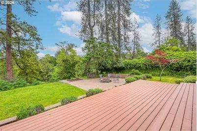 347 W Riverside Dr, Roseburg, OR 97470 - Photo 36