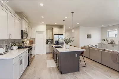 1136 NE 17th St, Battle Ground, WA 98604 - Photo 4