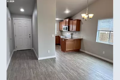 201 Lacasa St, Eugene, OR 97402 - Photo 2