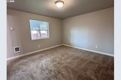 201 Lacasa St, Eugene, OR 97402 - Photo 10