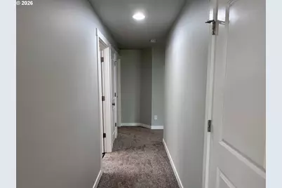 201 Lacasa St, Eugene, OR 97402 - Photo 8