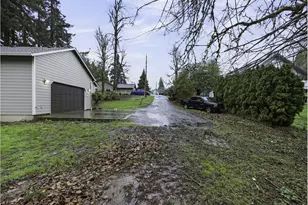 1909 9th St, Oregon City, OR 97045 - Photo 4